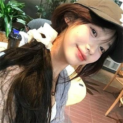 阿翁丽的青春海报